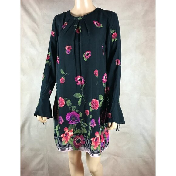 GILLI Black Floral Mini Shift Dress with Bell Sleeves NEW SMALL - Picture 3 of 6
